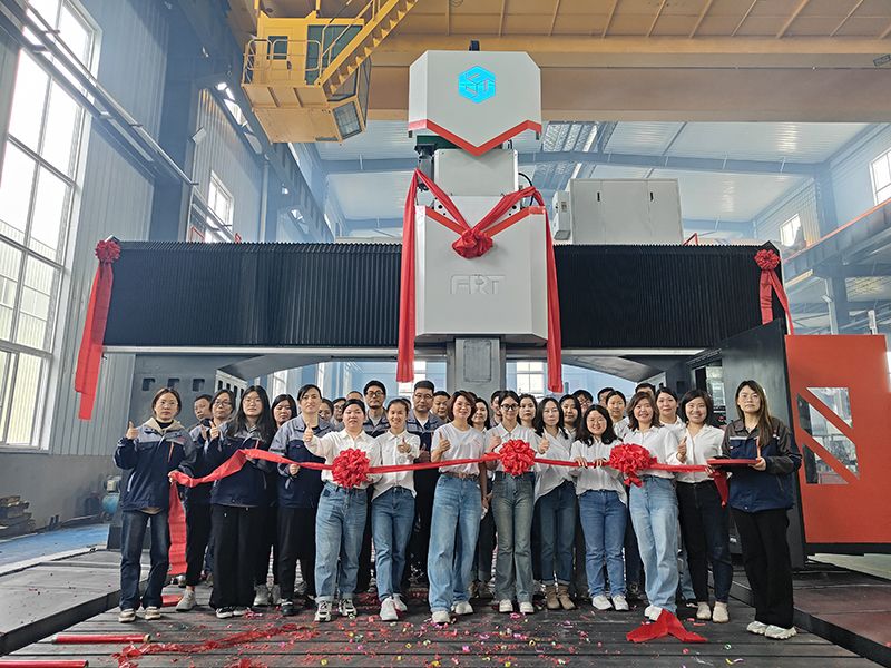 重磅消息！洛陽(yáng)宇捷13米數(shù)控龍門鏜銑床正式投產(chǎn)使用!